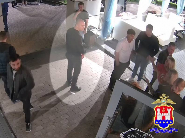 В Калининграде ищут учинившего драку в ресторане «Геркулес» В Калининграде ищут учинившего драку в ресторане «Геркулес»