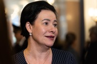 Елена Дятлова: Ситуация в Калининграде будет становиться лучше. В это я верю и предлагаю верить всем Елена Дятлова: Ситуация в Калининграде будет становиться лучше. В это я верю и предлагаю верить всем