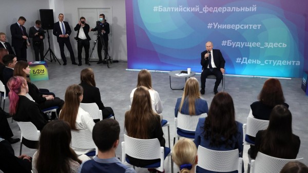 Путин назвал снос памятников за границей невежеством и непониманием последствий Путин назвал снос памятников за границей невежеством и непониманием последствий