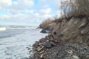 Шторм повредил лестничные спуски к морю в Пионерском и Заостровье (фото)
Шторм повредил лестничные спуски к морю в Пионерском и Заостровье (фото)