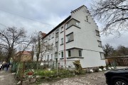 С фасада дома-памятника на улице Коммунальной в Калининграде отслоился новый декор (фото)
С фасада дома-памятника на улице Коммунальной в Калининграде отслоился новый декор (фото)