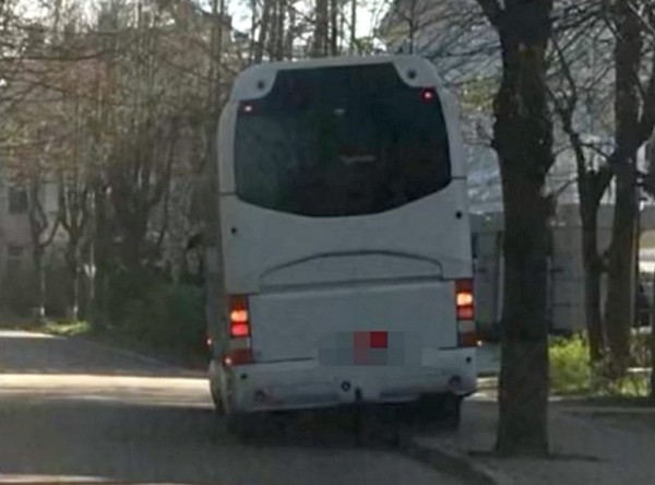За небольшой заезд на тротуар в Зеленоградске водителя примерно покарали За небольшой заезд на тротуар в Зеленоградске водителя примерно покарали