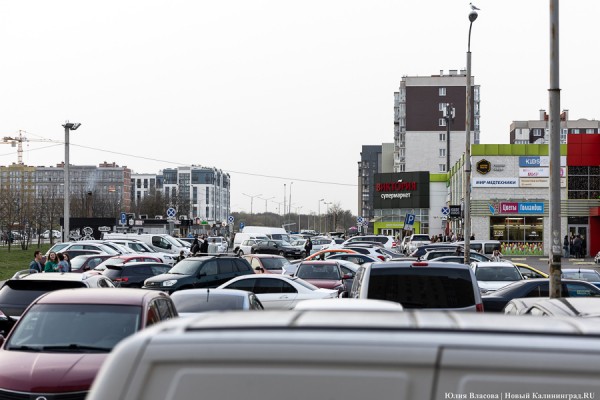 «Просто ужас»: жители Сельмы остаются без парковок из-за концертов в ДС «Янтарный» «Просто ужас»: жители Сельмы остаются без парковок из-за концертов в ДС «Янтарный»