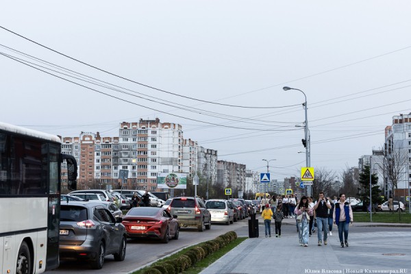 «Просто ужас»: жители Сельмы остаются без парковок из-за концертов в ДС «Янтарный» «Просто ужас»: жители Сельмы остаются без парковок из-за концертов в ДС «Янтарный»