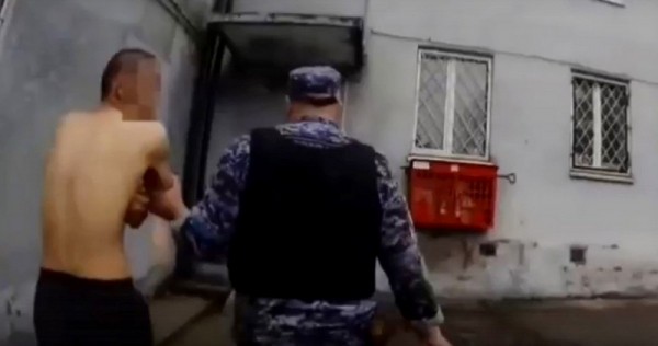 «Безумие какое-то»: под Калининградом задержали полуголого жителя Нестерова «Безумие какое-то»: под Калининградом задержали полуголого жителя Нестерова