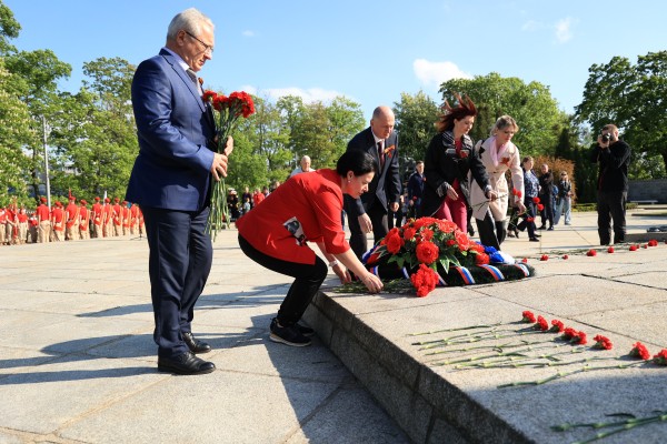 ПАРАД КАДЕТСКИХ КЛАССОВ И ЮНАРМЕЙСКИХ ОТРЯДОВ, ПОСВЯЩЕННЫЙ 79-Й ГОДОВЩИНЕ ПОБЕДЫ В ВЕЛИКОЙ ОТЕЧЕСТВЕННОЙ ВОЙНЕ ПАРАД КАДЕТСКИХ КЛАССОВ И ЮНАРМЕЙСКИХ ОТРЯДОВ, ПОСВЯЩЕННЫЙ 79-Й ГОДОВЩИНЕ ПОБЕДЫ В ВЕЛИКОЙ ОТЕЧЕСТВЕННОЙ ВОЙНЕ