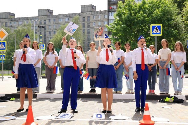 В ДЕТСКОМ АВТОГОРОДКЕ ВСЁ ПО-ВЗРОСЛОМУ В ДЕТСКОМ АВТОГОРОДКЕ ВСЁ ПО-ВЗРОСЛОМУ