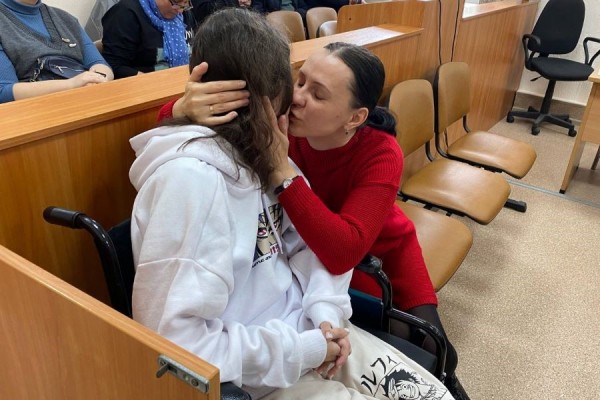 «Позади свет, ангелы-хранители»: о чем мечтает Диана, выжившая в смертельном ДТП «Позади свет, ангелы-хранители»: о чем мечтает Диана, выжившая в смертельном ДТП