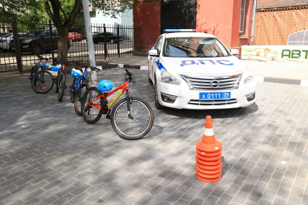 В ДЕТСКОМ АВТОГОРОДКЕ ВСЁ ПО-ВЗРОСЛОМУ В ДЕТСКОМ АВТОГОРОДКЕ ВСЁ ПО-ВЗРОСЛОМУ