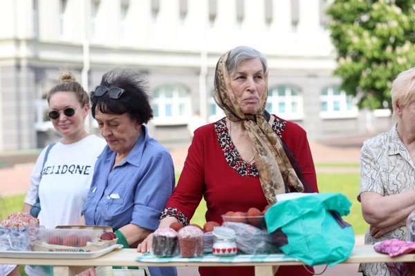 И скорбь, и радость: в калининградских храмах освящают куличи перед Пасхой (фото) И скорбь, и радость: в калининградских храмах освящают куличи перед Пасхой (фото)