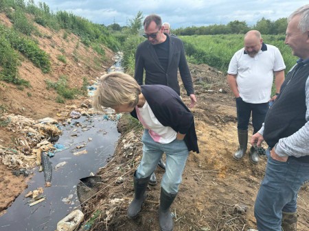 На полигоне Барсуковка нашли загрязненный обводной канал и участки без дополнительной изоляции На полигоне Барсуковка нашли загрязненный обводной канал и участки без дополнительной изоляции