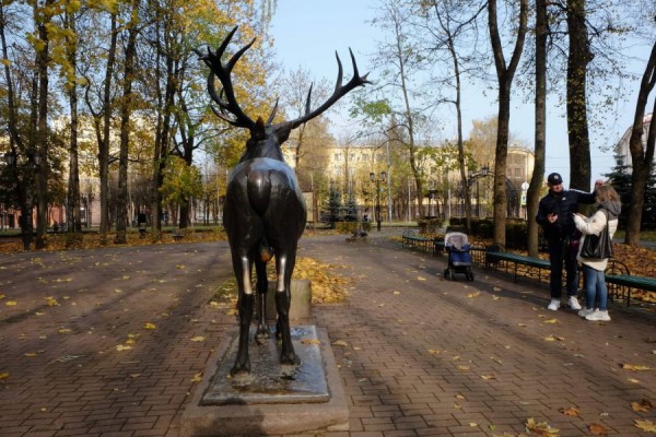 Олень наш: как три российских города делят бронзовую скульптуру из &laquo;враждебной страны&raquo;