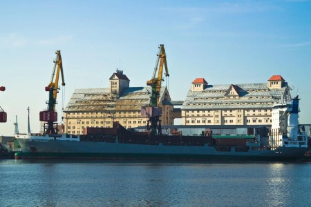 Институт РАН заплатит 12,4 млн руб. за стоянку трех судов в Калининградском рыбном порту