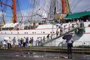 «Снова вместе»: в Калининграде открыли для посетителей барки «Крузенштерн» и «Седов» (фото)
«Снова вместе»: в Калининграде открыли для посетителей барки «Крузенштерн» и «Седов» (фото)