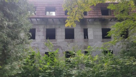 С экс-владельца «Еврокомфорта» взыскали 200 тыс. руб. морального вреда за падение ребенка в заброшенном здании С экс-владельца «Еврокомфорта» взыскали 200 тыс. руб. морального вреда за падение ребенка в заброшенном здании