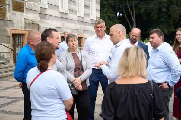 Беспрозванных не собирается закрывать свалку под Советском