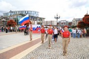 На площади Победы в Калининграде развернули огромный флаг России (фото)
На площади Победы в Калининграде развернули огромный флаг России (фото)
