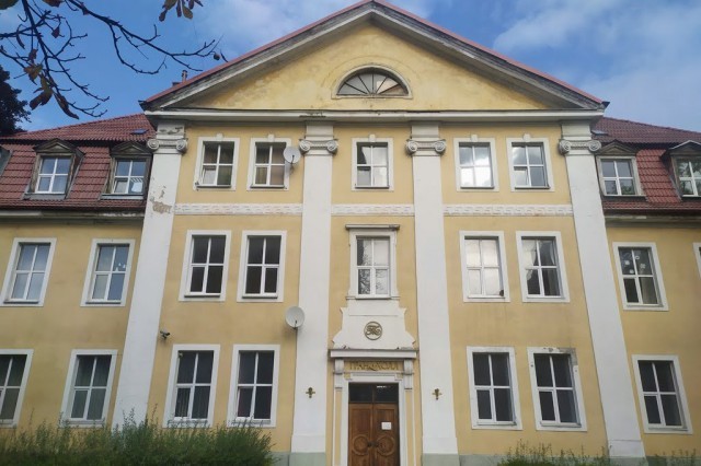 Часть старинного здания палаты мер и весов на улице Леонова в Калининграде сдают в аренду
Часть старинного здания палаты мер и весов на улице Леонова в Калининграде сдают в аренду