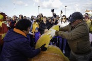 «Каша, состязания и гигант на площади»: как прошёл День оранжевой тыквы в Зеленоградске (фото)
«Каша, состязания и гигант на площади»: как прошёл День оранжевой тыквы в Зеленоградске (фото)