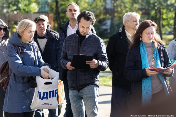 Жители пос. им. А Космодемьянского пожаловались на скверный запах и вырубки (фото) Жители пос. им. А Космодемьянского пожаловались на скверный запах и вырубки (фото)