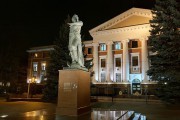 На проспекте Мира в Калининграде установили подсветку памятников Шиллеру и Петру I (фото)
На проспекте Мира в Калининграде установили подсветку памятников Шиллеру и Петру I (фото)