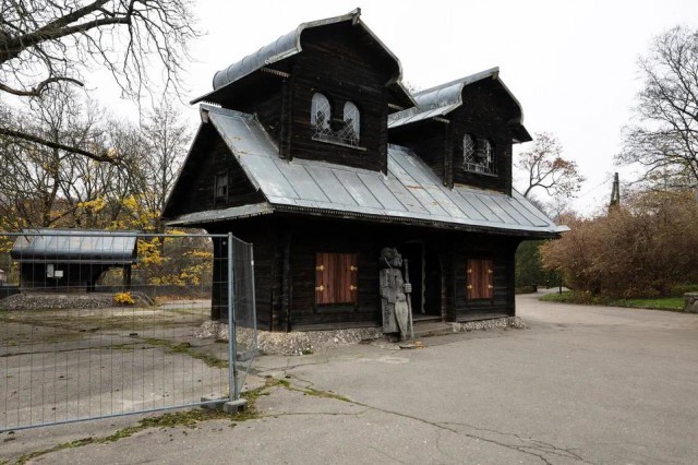 В калининградском зоопарке отремонтируют два домика в детском городке
В калининградском зоопарке отремонтируют два домика в детском городке