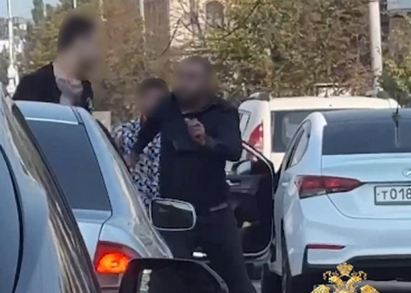Порезавшего человека на Ленинском проспекте обвиняют в хулиганстве Порезавшего человека на Ленинском проспекте обвиняют в хулиганстве