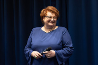 Елена Зайцева: Может, завтра у нас появится возможность экспортировать в ту же Норвегию, а квот не будет Елена Зайцева: Может, завтра у нас появится возможность экспортировать в ту же Норвегию, а квот не будет