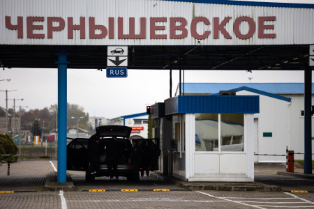 Таможенный инспектор отделалась штрафом в 300 тыс. руб. по двум эпизодам взятки