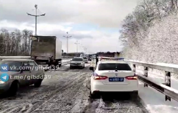 &laquo;Направлены ещё 5 экипажей&raquo;: страшная авария остановила Приморское кольцо