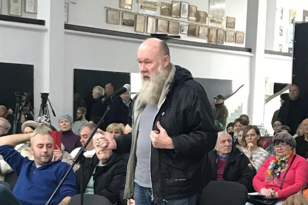 Переселяться не будем: что говорят соседи «падающего» дома на Моспроспекте Переселяться не будем: что говорят соседи «падающего» дома на Моспроспекте
