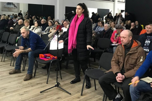 Переселяться не будем: что говорят соседи «падающего» дома на Моспроспекте Переселяться не будем: что говорят соседи «падающего» дома на Моспроспекте