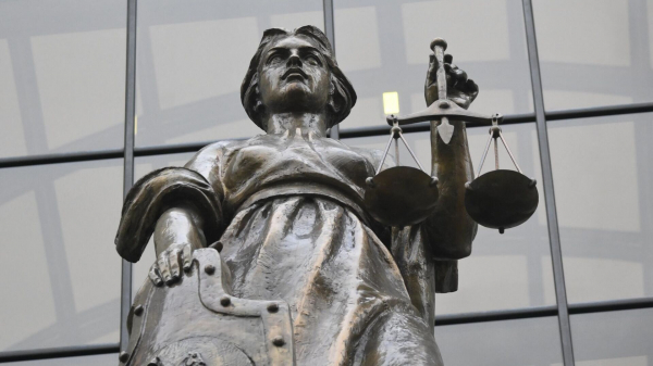 В Калининграде несовершеннолетнего поджигателя сотовых вышек отправили под арест В Калининграде несовершеннолетнего поджигателя сотовых вышек отправили под арест