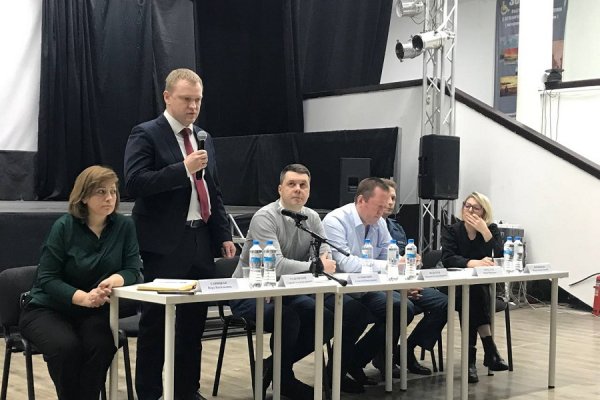 Переселяться не будем: что говорят соседи «падающего» дома на Моспроспекте Переселяться не будем: что говорят соседи «падающего» дома на Моспроспекте