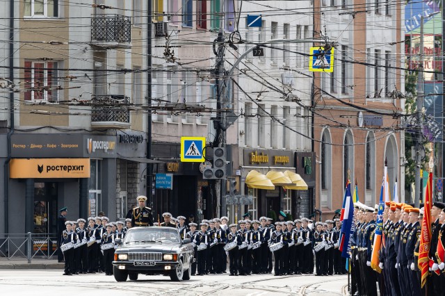 
						Власти назвали даты репетиций парада Победы в Калининграде											