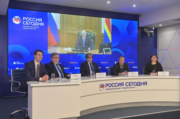 Калининградский губернатор о штурме Кенигсберга: "Сломали хребет нацизму" Калининградский губернатор о штурме Кенигсберга: "Сломали хребет нацизму"