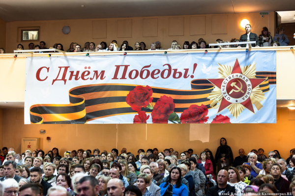 Гибель реки, навоз и глэмпинги: как губернатор съездил в Правдинск (фото) Гибель реки, навоз и глэмпинги: как губернатор съездил в Правдинск (фото)