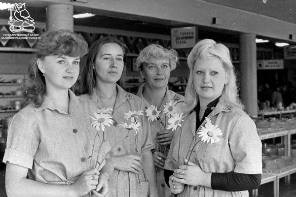 Ленин как товар и трусы для покойников: о чем писали газеты 35 лет назад Ленин как товар и трусы для покойников: о чем писали газеты 35 лет назад