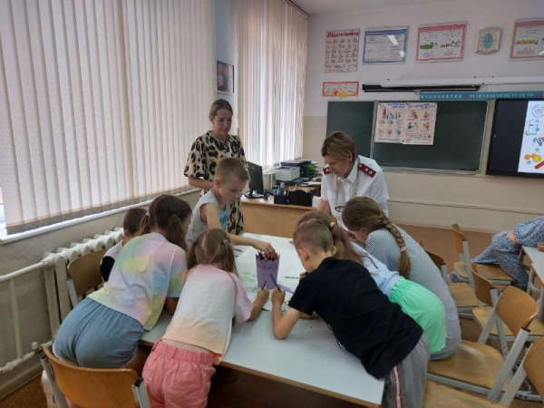Главный государственный санитарный врач по Калининградской области провела открытый урок для ребят в лагере с дневным пребыванием в школе № 11 Главный государственный санитарный врач по Калининградской области провела открытый урок для ребят в лагере с дневным пребыванием в школе № 11