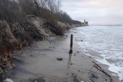 
						&laquo;Аварийная ситуация&raquo;: во время шторма обрушилась часть склона у базы БФУ в Рыбном (фото)											