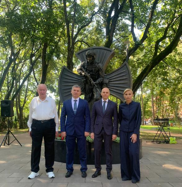 Калининградские кадеты и юнармейцы приняли участие в памятном мероприятии, посвященном Дню солидарности в борьбе с терроризмом Калининградские кадеты и юнармейцы приняли участие в памятном мероприятии, посвященном Дню солидарности в борьбе с терроризмом