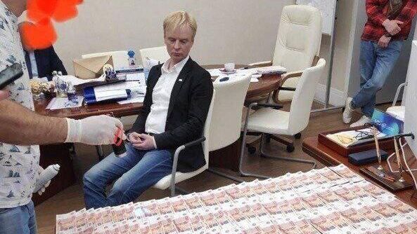 Прокуратура: ректор БФУ премировал работников, а затем выплаты передавали ему Прокуратура: ректор БФУ премировал работников, а затем выплаты передавали ему